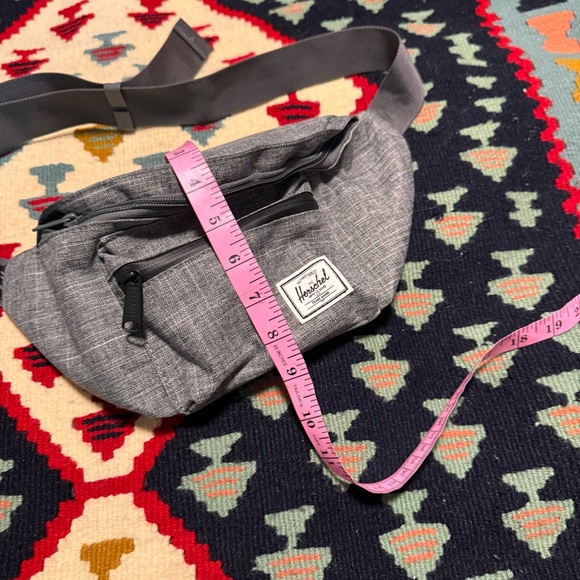 Herschel Seventeen Waist Pack, Raven - Picture 5 of 5